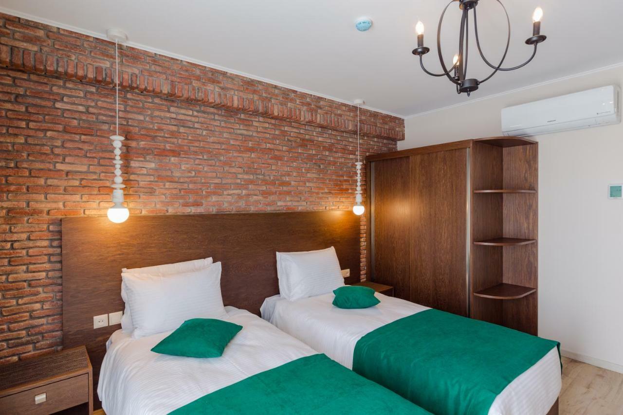 Hotel Bloom 巴统 外观 照片