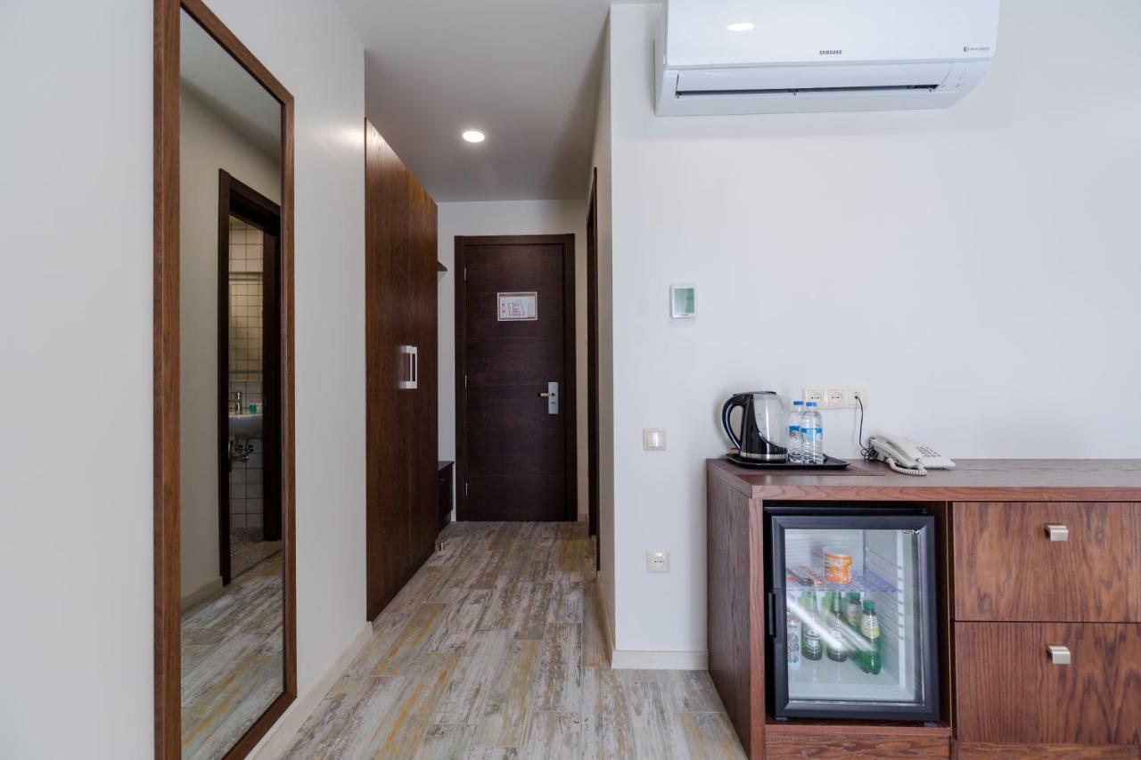 Hotel Bloom 巴统 外观 照片