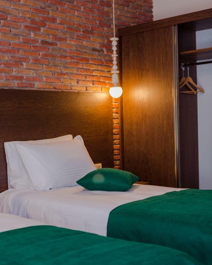 Hotel Bloom 巴统 外观 照片