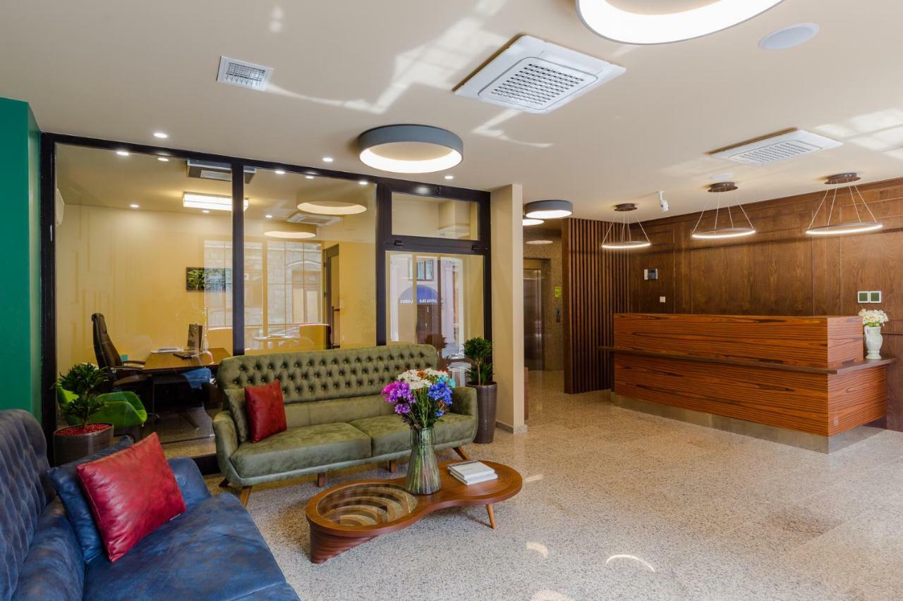 Hotel Bloom 巴统 外观 照片